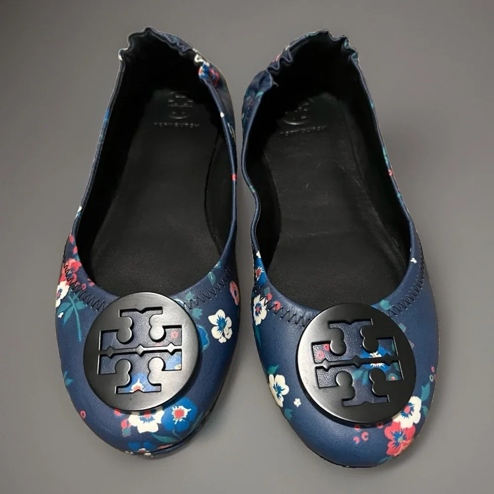 Tory Burch Minnie Travel Ballet Flats Navy Blue Floral Leather Logo Shoes 7